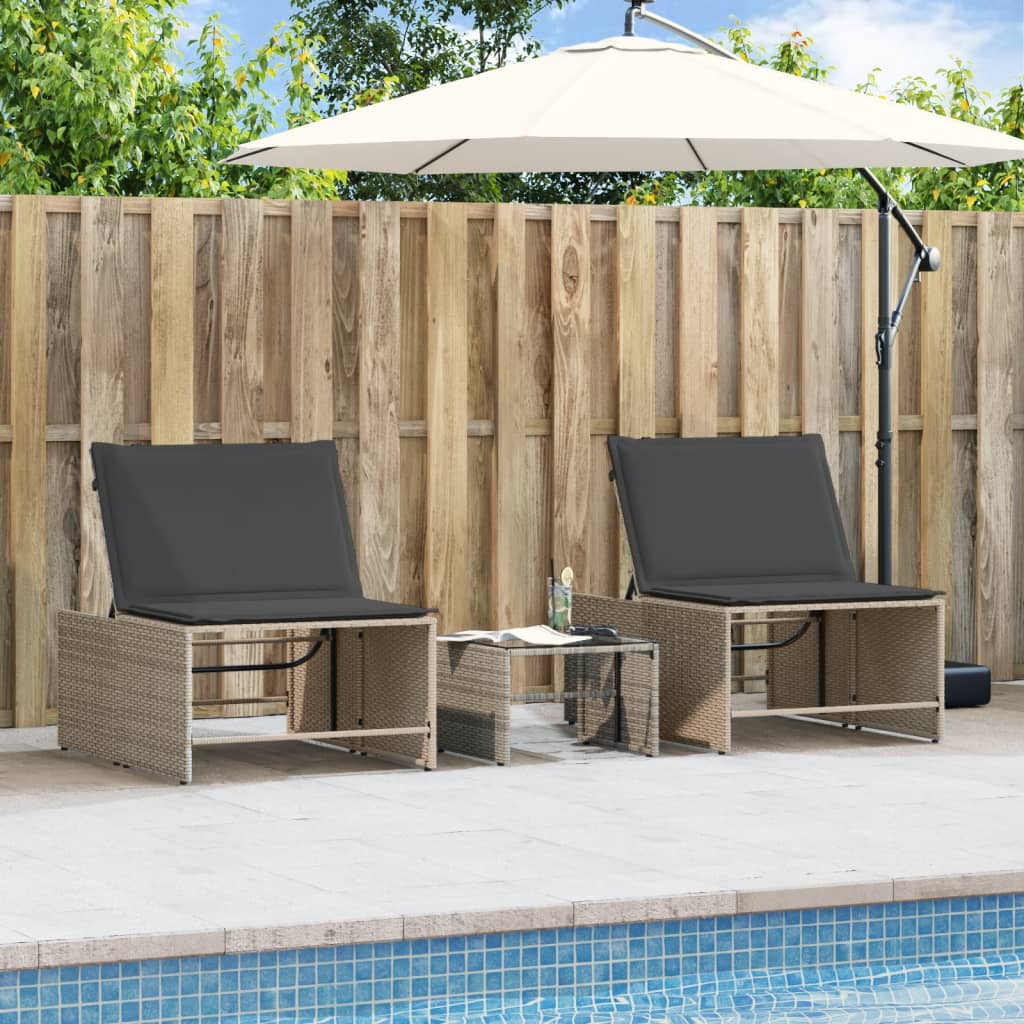 Sonnenliegen 2 Stk. mit Tisch Grau Poly Rattan