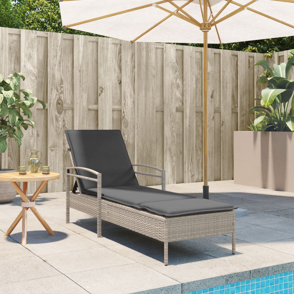 vidaXL Sonnenliege mit Auflage Hellgrau 63x200x81 cm Poly Rattan