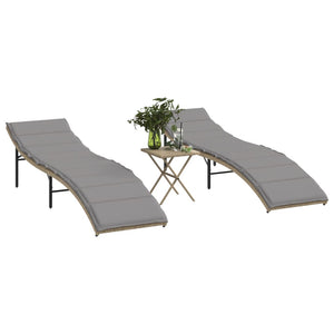 vidaXL Sonnenliegen 2 Stk. mit Tisch Beige Poly Rattan