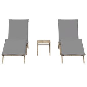 vidaXL Sonnenliegen 2 Stk. mit Tisch Beige Poly Rattan