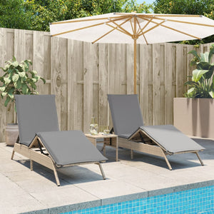 vidaXL Sonnenliegen 2 Stk. mit Tisch Beige Poly Rattan