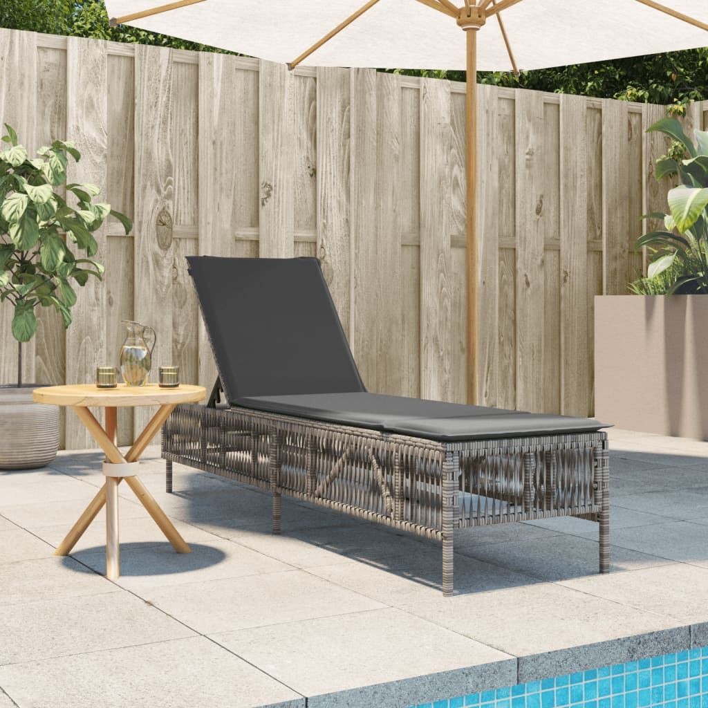 vidaXL Sonnenliege mit Auflage Grau Poly Rattan