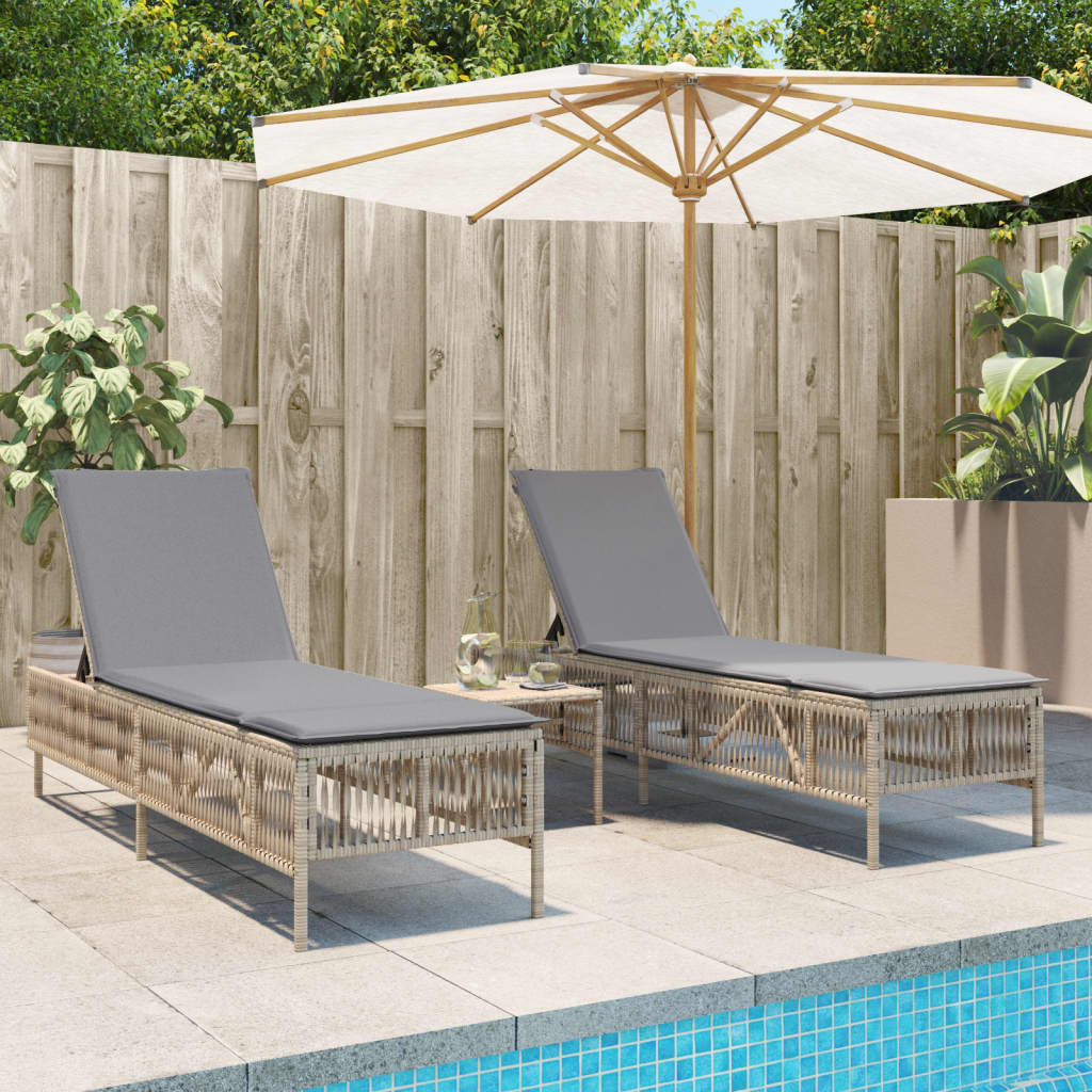 vidaXL Sonnenliegen 2 Stk. mit Tisch Beige Poly Rattan