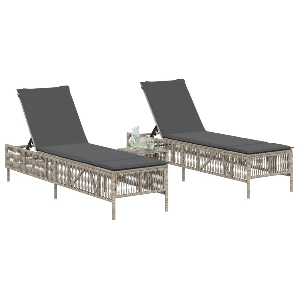 vidaXL Sonnenliegen 2 Stk. mit Tisch Hellgrau Poly Rattan