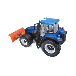 New Holland Traktor mit Schneepflug